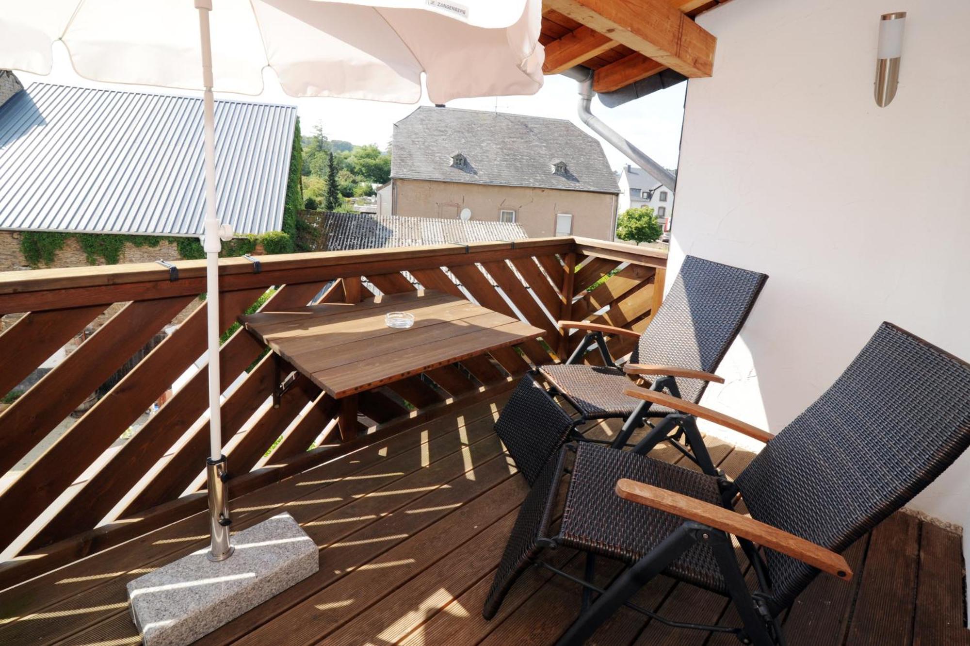 Weingut U. Gaestehaus Becker Platten ภายนอก รูปภาพ